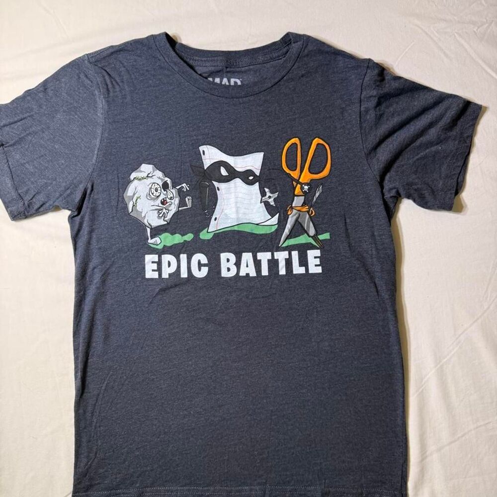 Mad-engine Men's Grey and Black T-shirt